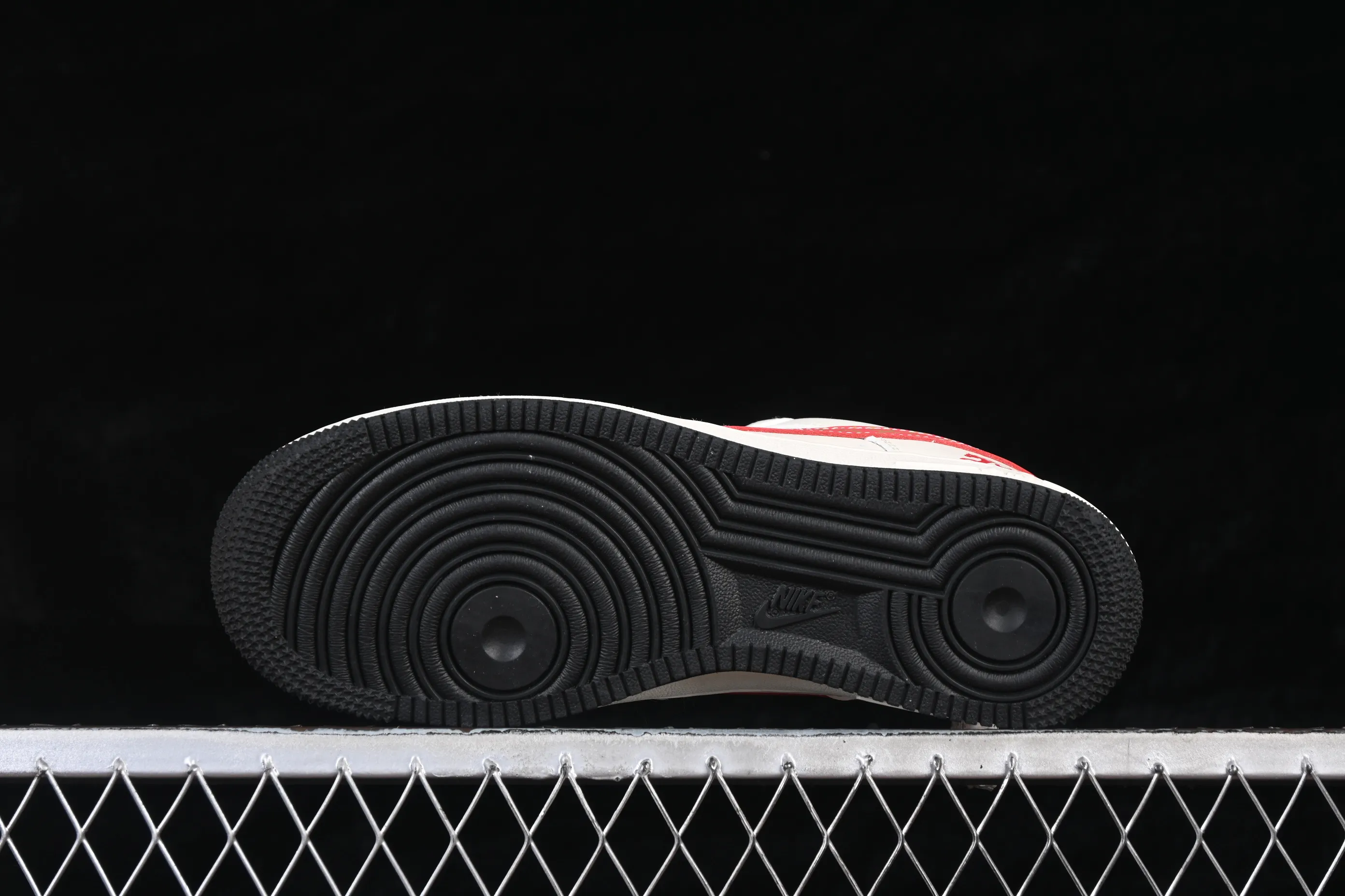 All categories Nk Air Force 1 Air Force series Nk Air Force 1 Low Air Force low-top Nike Air Force 1'07 Low Year of the Horse limited edition Auspicious rice red hook Air Force 1 low-top casual sneakers MZ9588-820